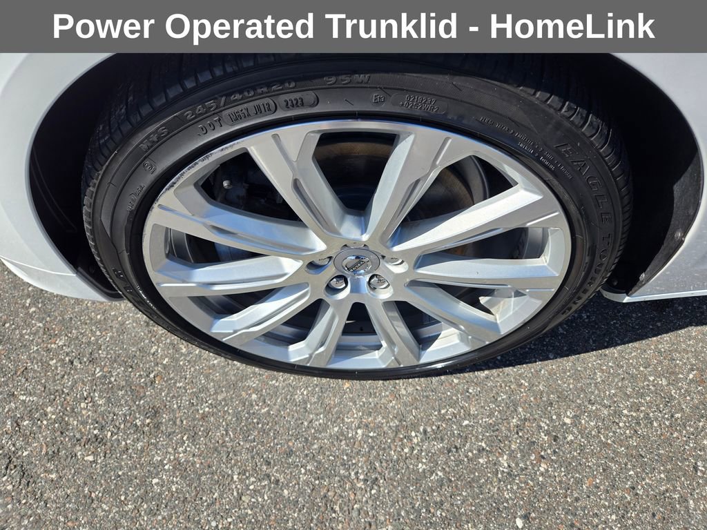 Used 2018 Volvo S90 T8 Inscription w/ Convenience Package image 15