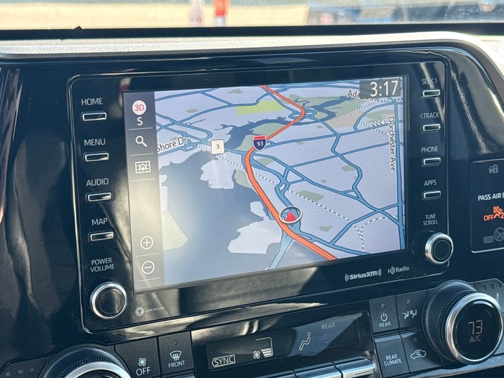 Used 2022 Toyota Highlander XLE image 25