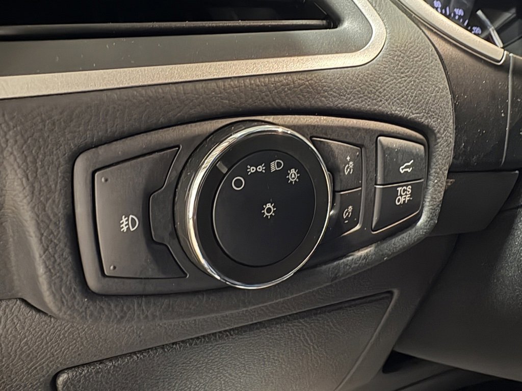 Used 2020 Ford Edge SEL w/ Convenience Package image 16