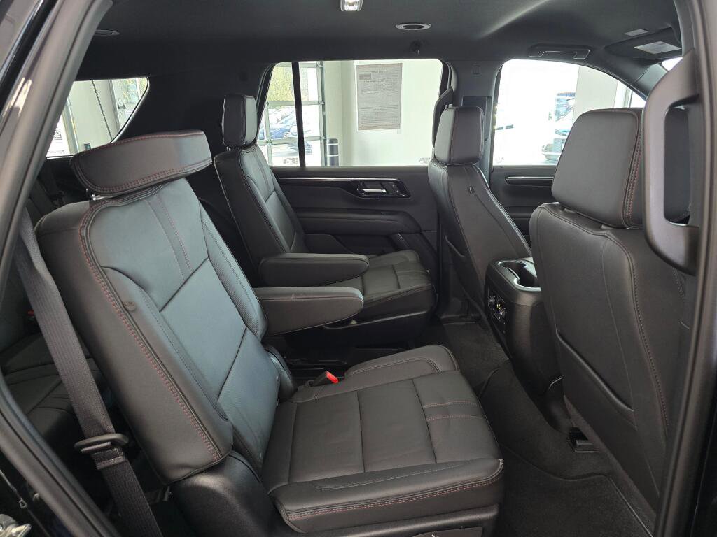 Used 2025 Chevrolet Tahoe RST w/ RST Performance Edition AWD/4WD image 42