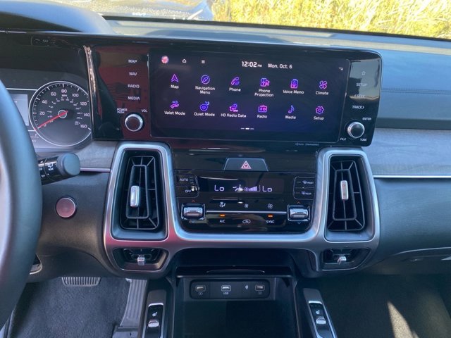 Certified 2022 Kia Sorento X-Line EX image 11