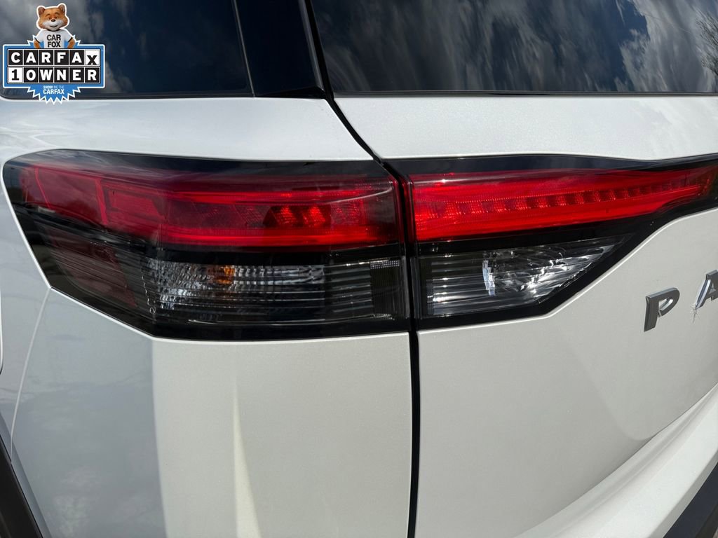 Certified 2025 Nissan Pathfinder SV image 21