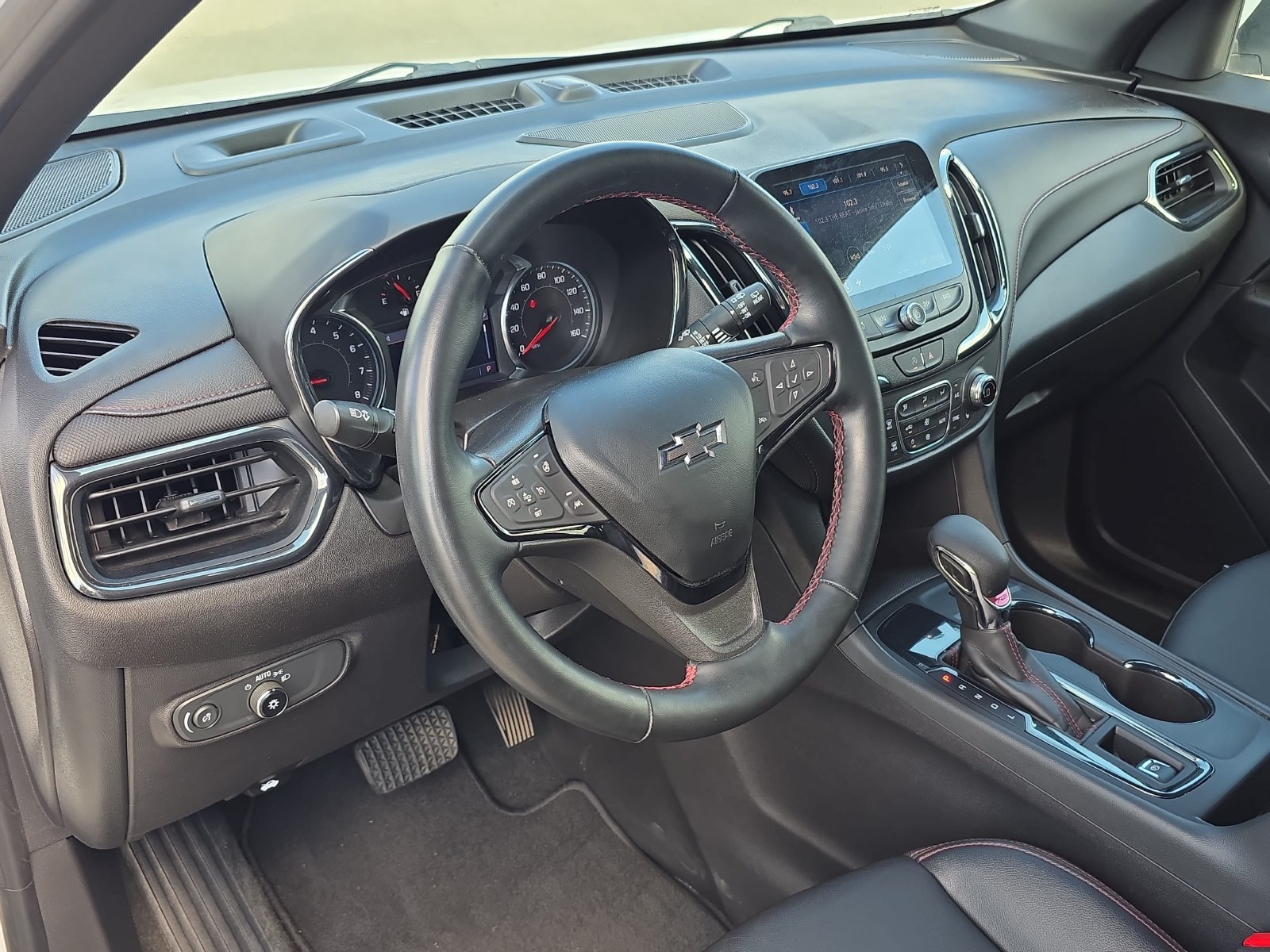Used 2024 Chevrolet Equinox RS w/ RS Leather Package FWD image 13