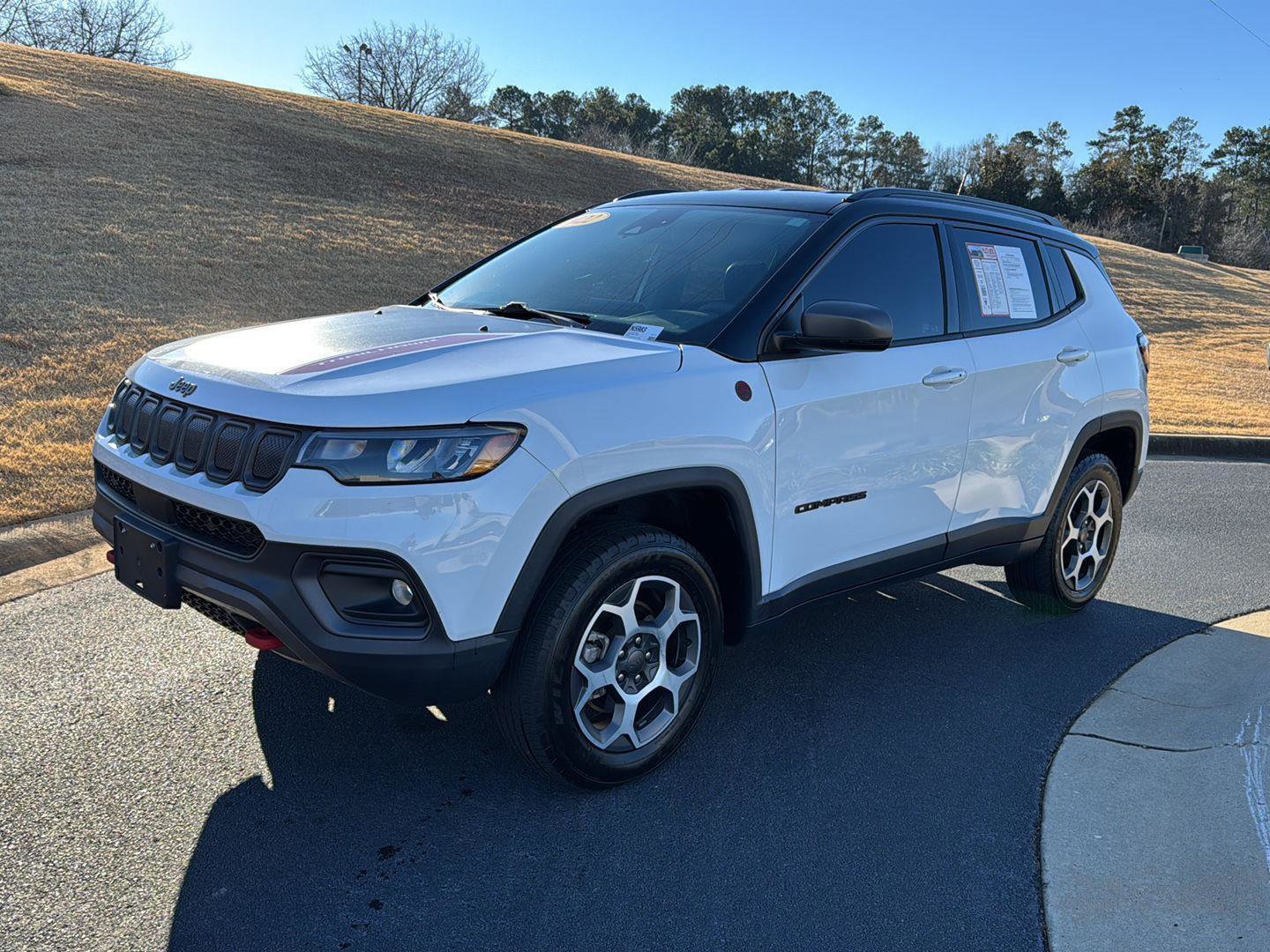 Used 2022 Jeep Compass Trailhawk image 2