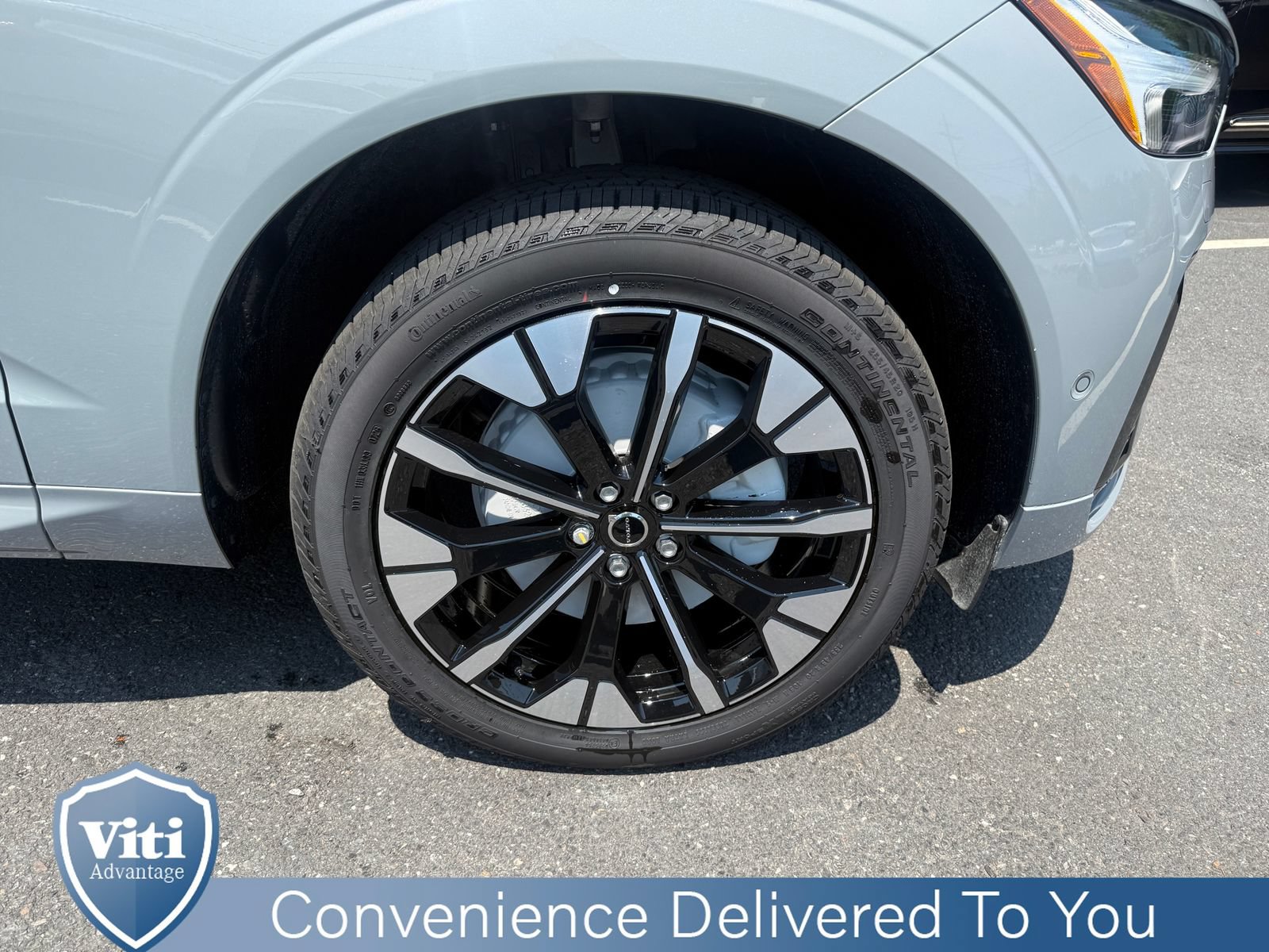 New 2026 Volvo XC60 B5 Plus w/ Protection Package Premier AWD/4WD image 10