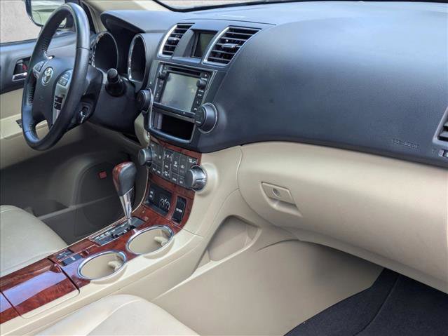 Used 2013 Toyota Highlander Limited image 22