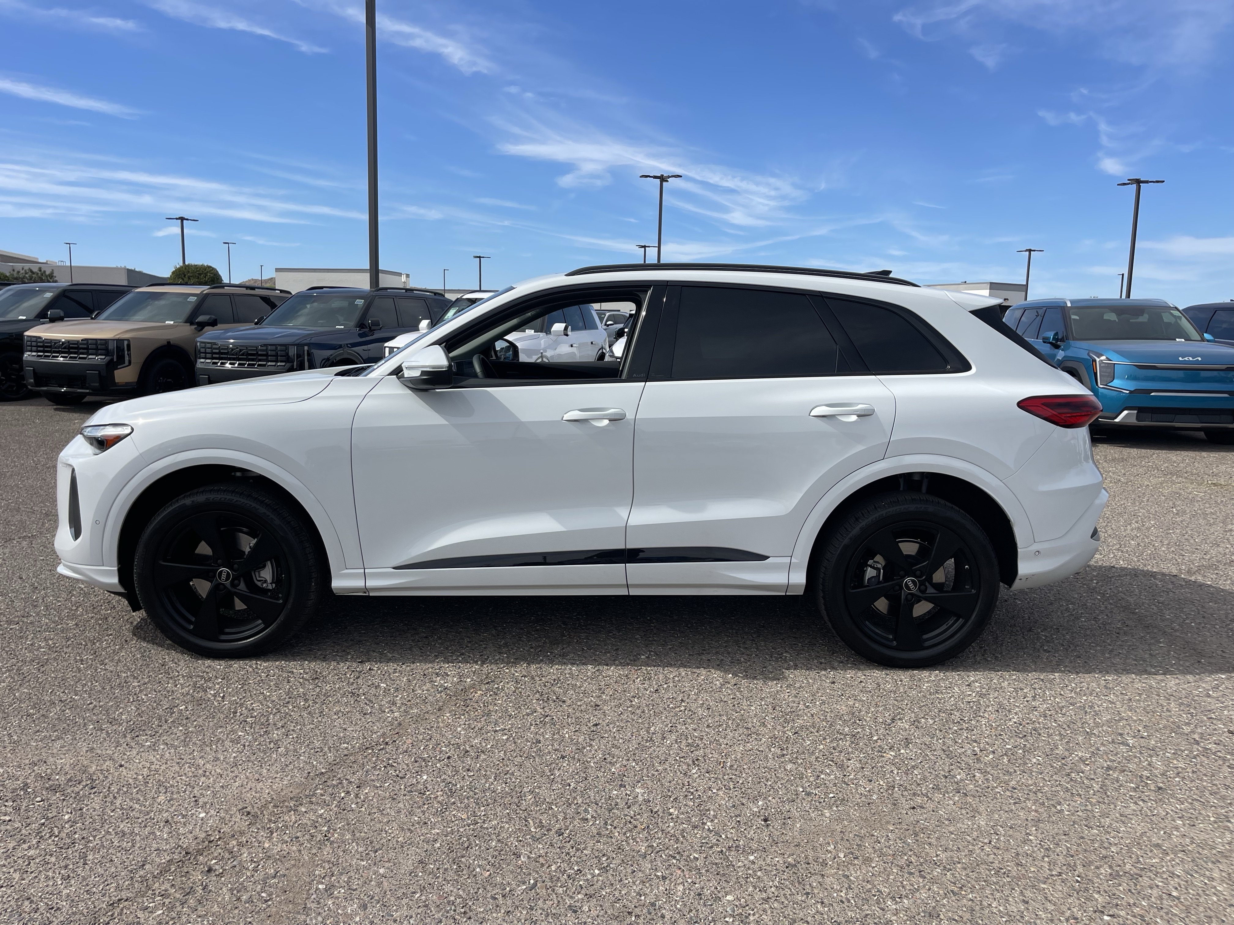 Used 2025 Audi Q5 Premium Plus AWD/4WD image 3