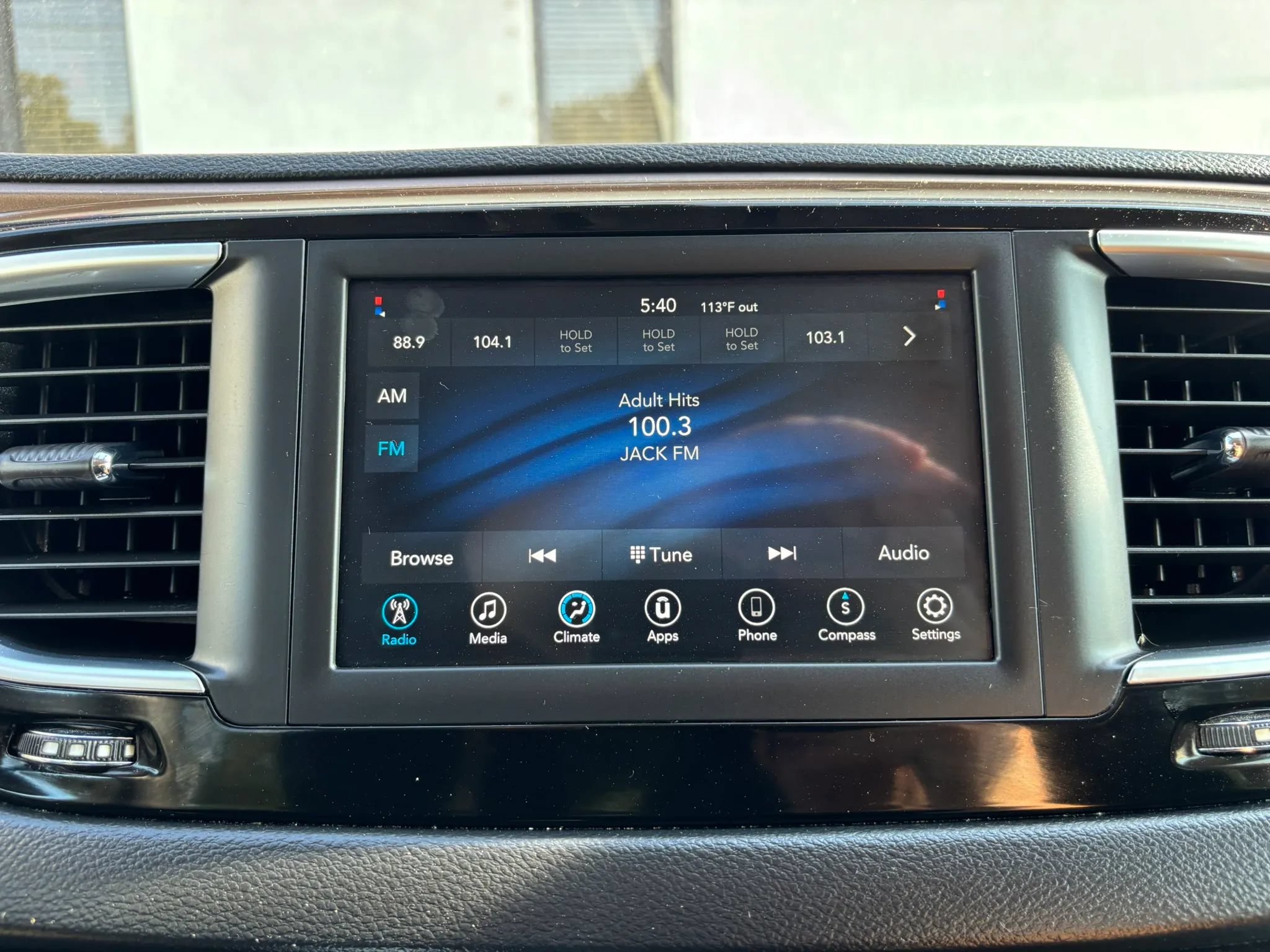 Used 2021 Chrysler Voyager L FWD image 25