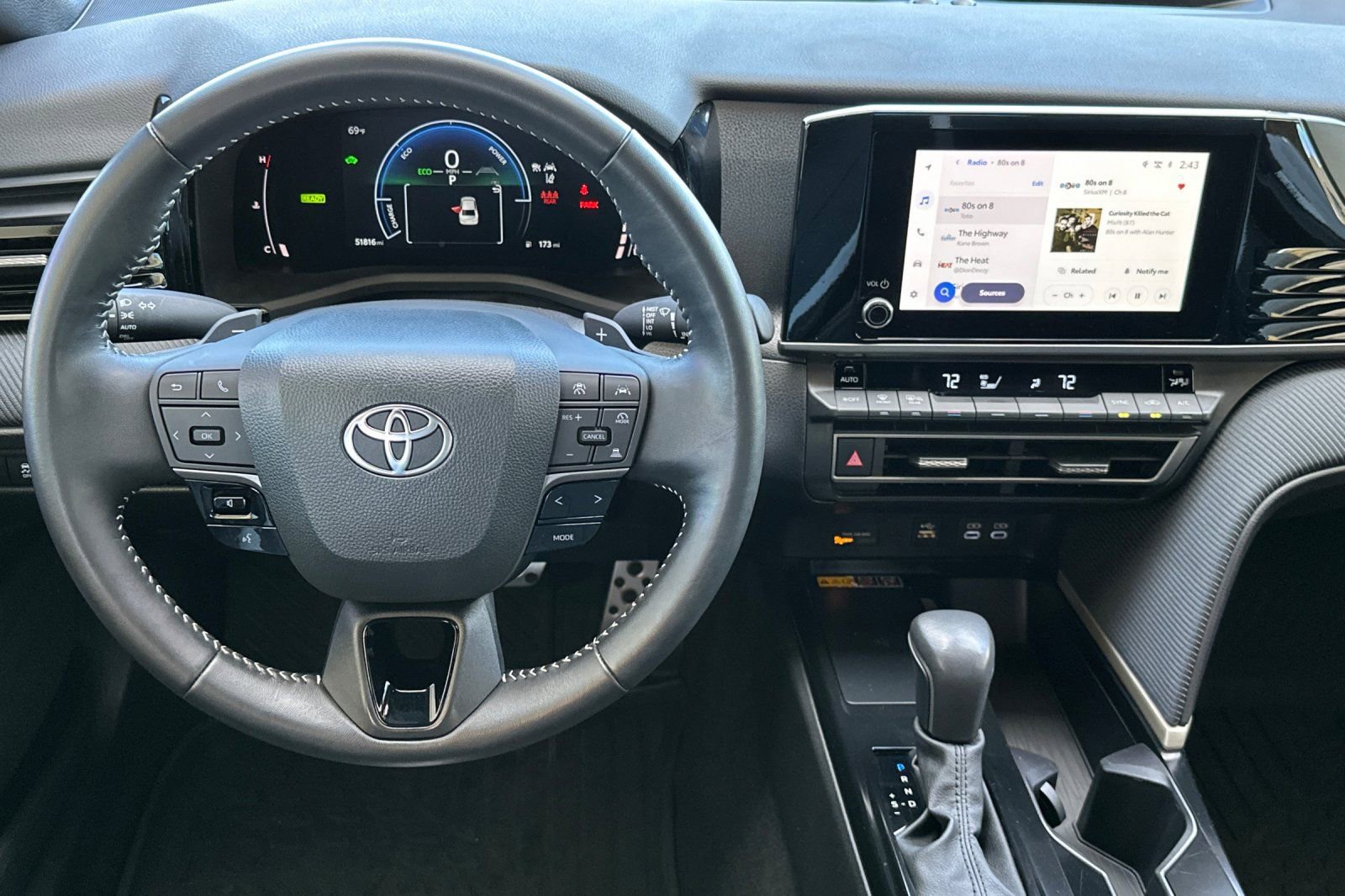 Used 2025 Toyota Camry SE FWD image 14