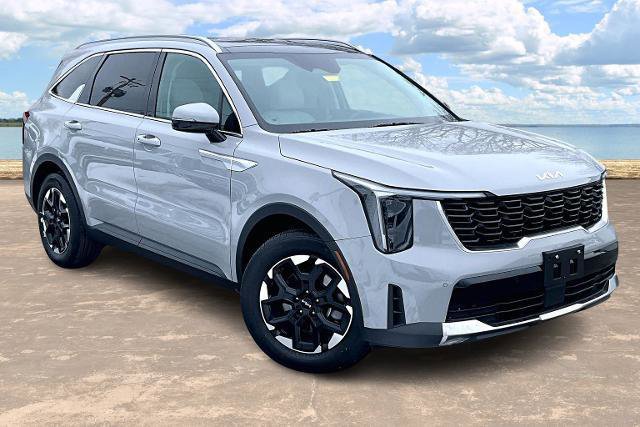Used 2024 Kia Sorento S w/ Panoramic Sunroof Package