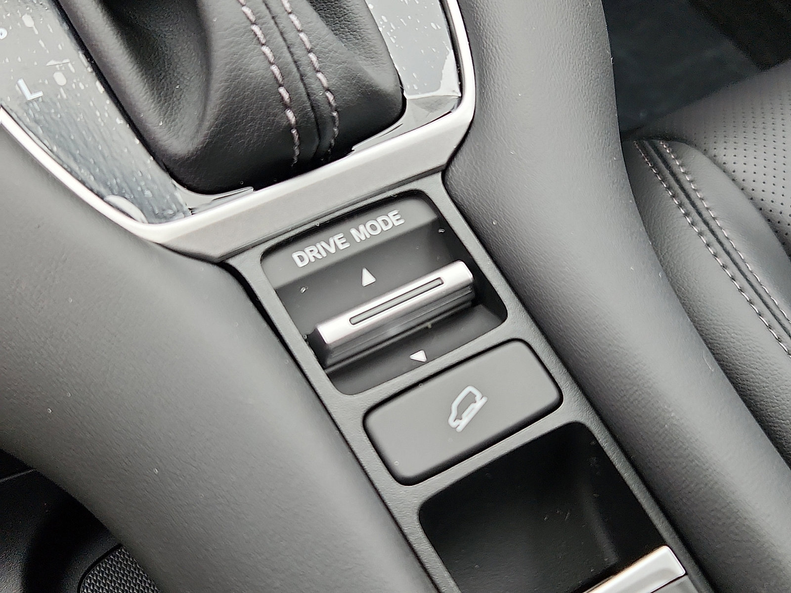 New 2026 Honda HR-V EX-L image 16