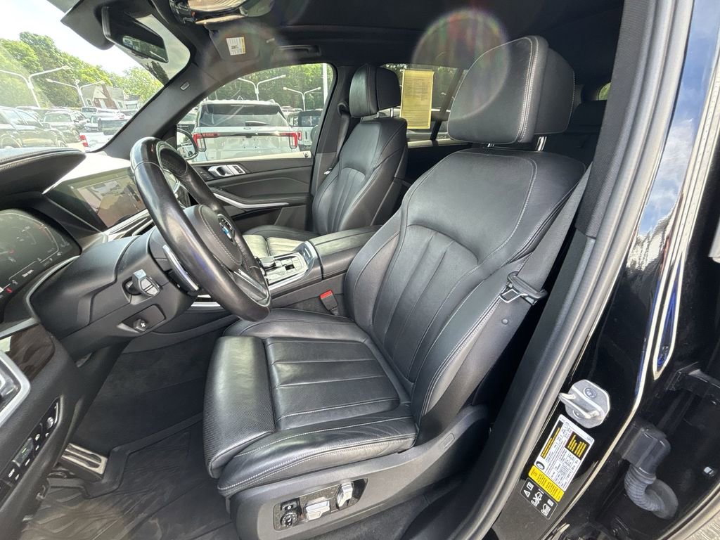 Used 2021 BMW X5 xDrive40i w/ M Sport Package AWD/4WD image 13