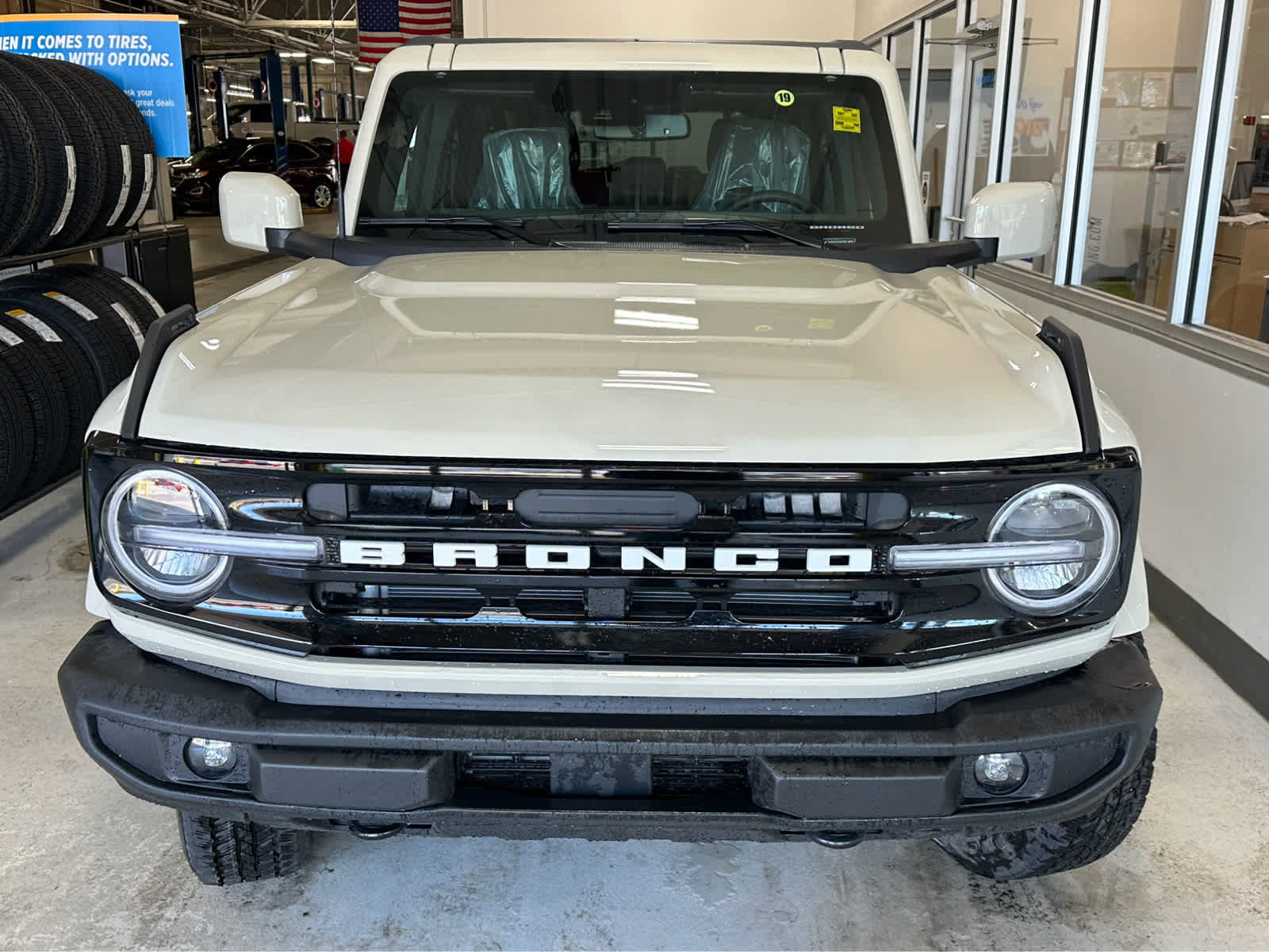 New 2026 Ford Bronco Outer Banks AWD/4WD image 3
