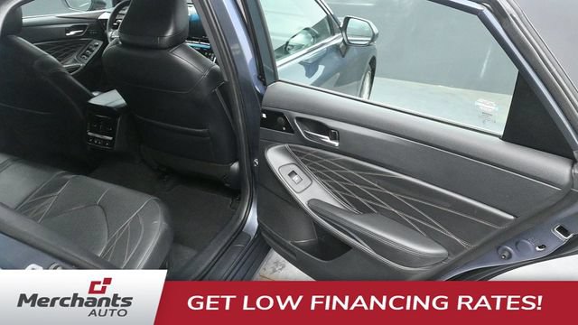 Used 2022 Toyota Avalon Limited w/ Advanced Safety Package FWD image 10