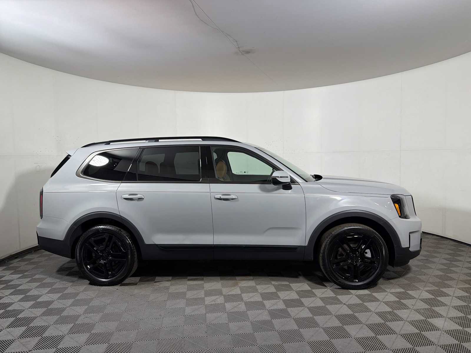 Used 2025 Kia Telluride EX X-Line AWD/4WD image 7