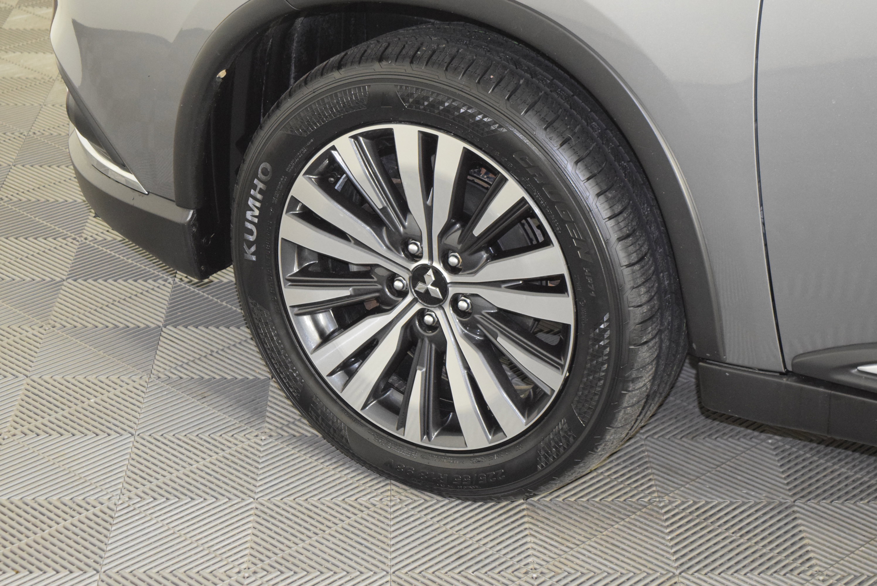 Used 2020 Mitsubishi Outlander ES image 39