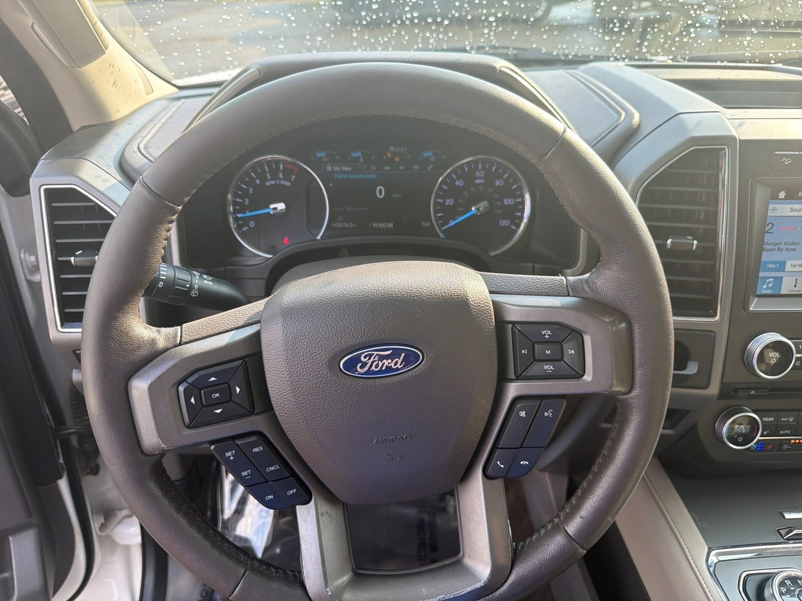 Used 2018 Ford Expedition Max XLT w/ Equipment Group 202A AWD/4WD image 17