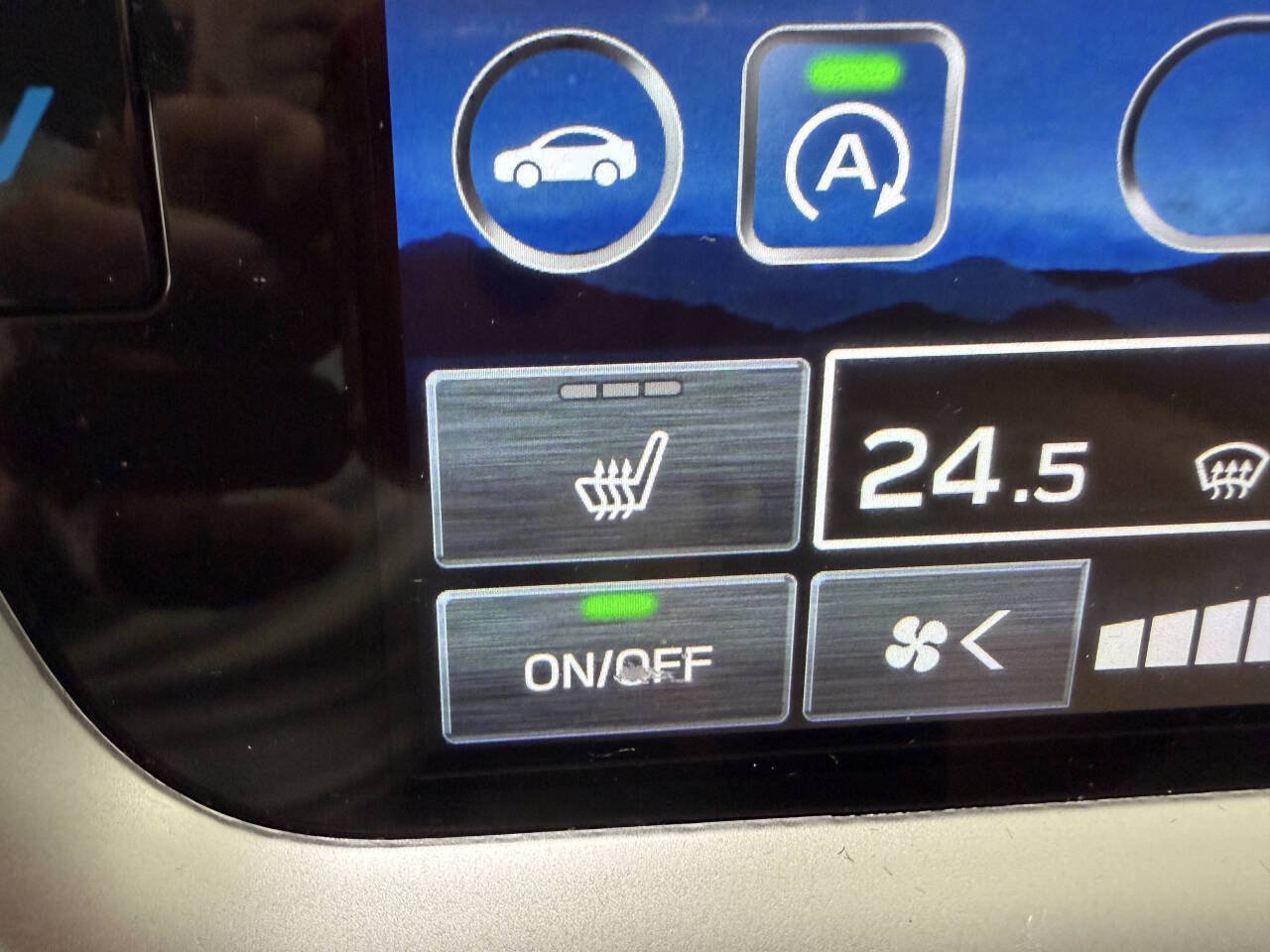 Used 2023 Subaru Outback Premium AWD/4WD image 7
