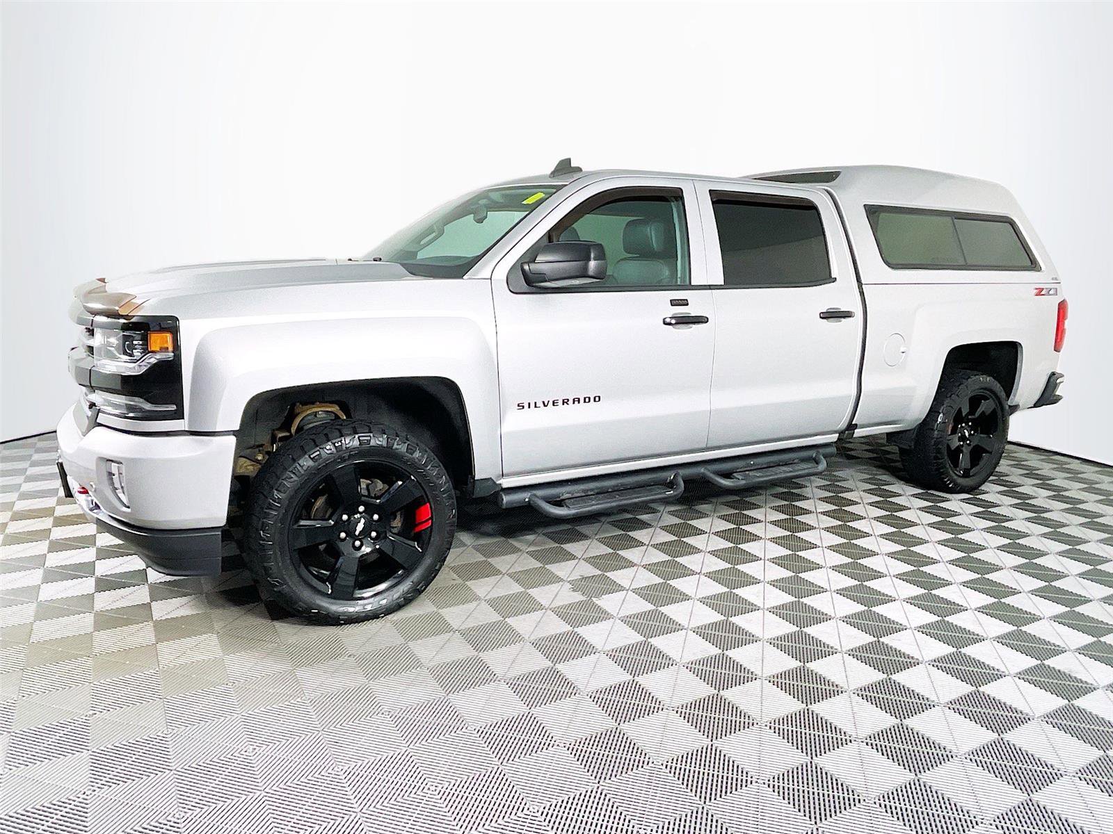 Used 2018 Chevrolet Silverado 1500 LTZ Z71 w/ Redline Edition image 4