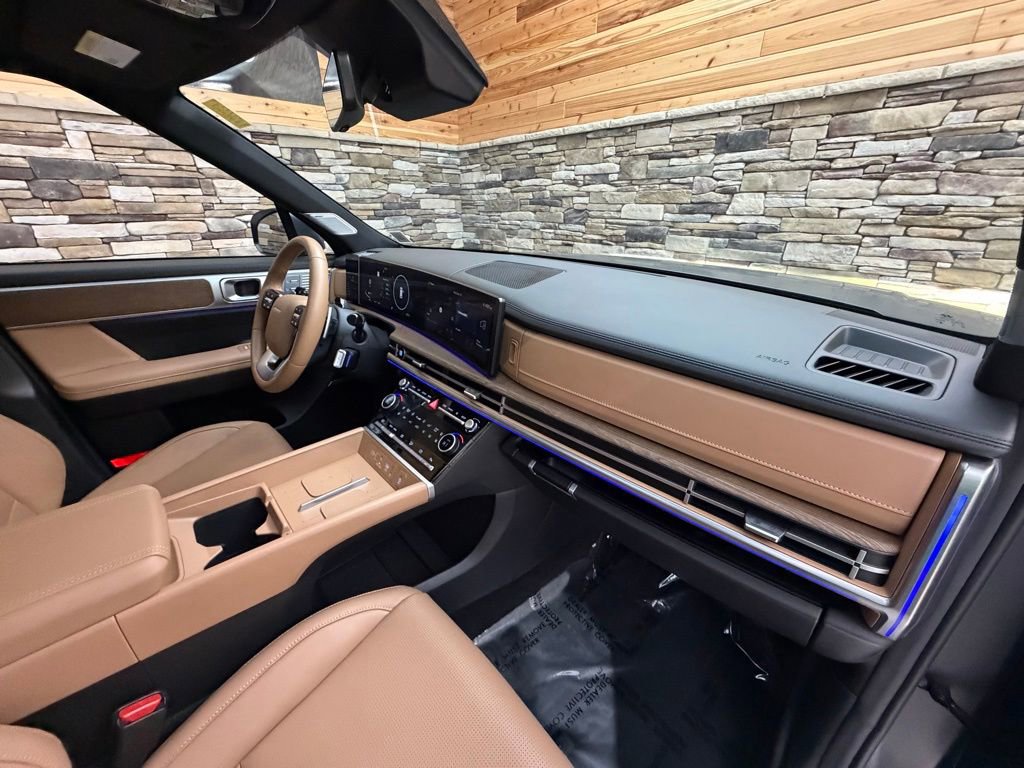 Certified 2025 Hyundai Santa Fe Limited image 13