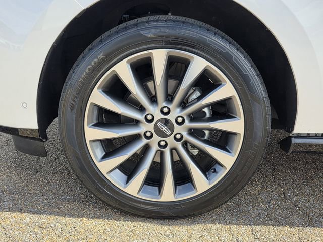 Used 2018 Lincoln Navigator Select w/ Technology Package image 35