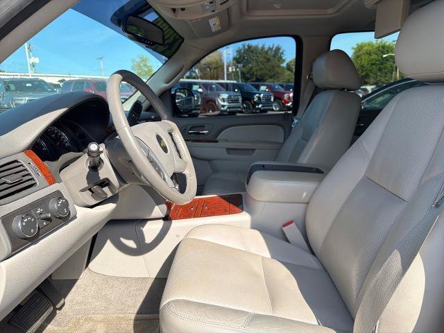 Used 2011 Chevrolet Suburban LTZ AWD/4WD image 5
