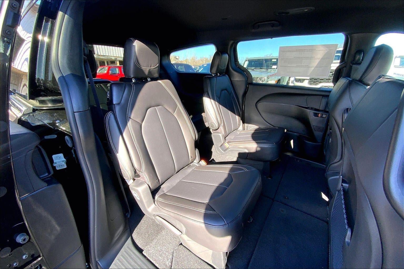 New 2026 Chrysler Voyager LX FWD image 22