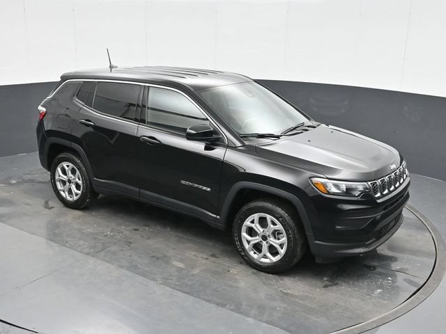 Used 2025 Jeep Compass Sport w/ Mopar Graphics Package AWD/4WD image 32