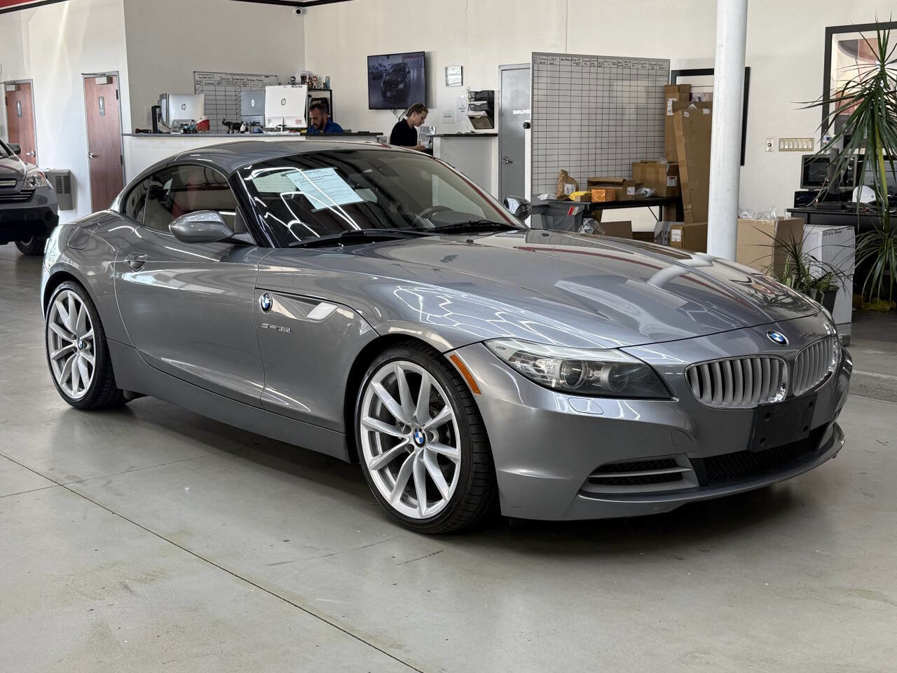 Used 2009 BMW Z4 sDrive35i RWD image 2