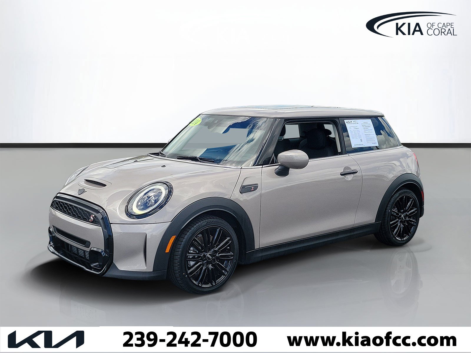Used 2024 MINI Cooper S FWD image 3