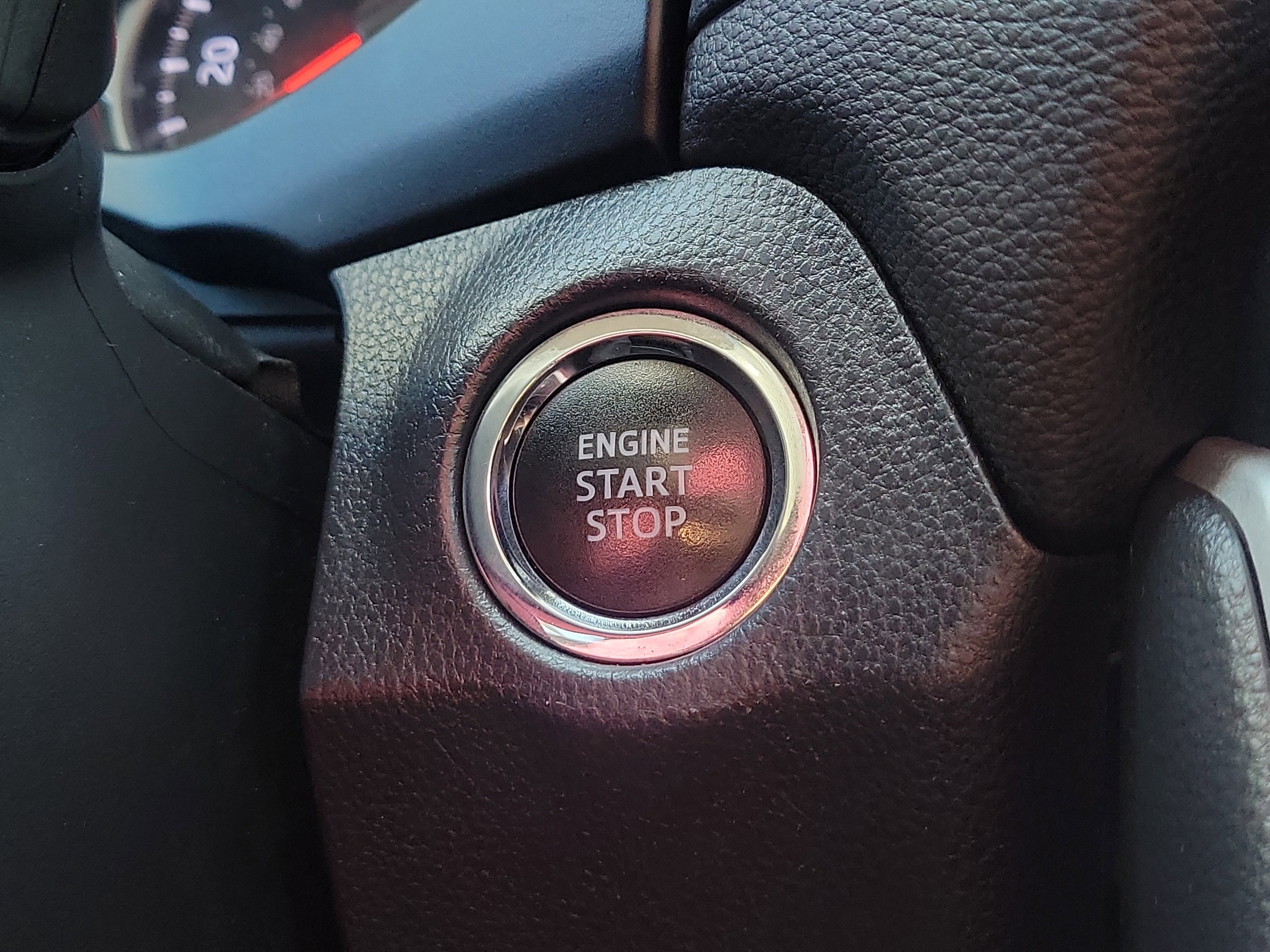 Used 2021 Toyota RAV4 XLE image 24