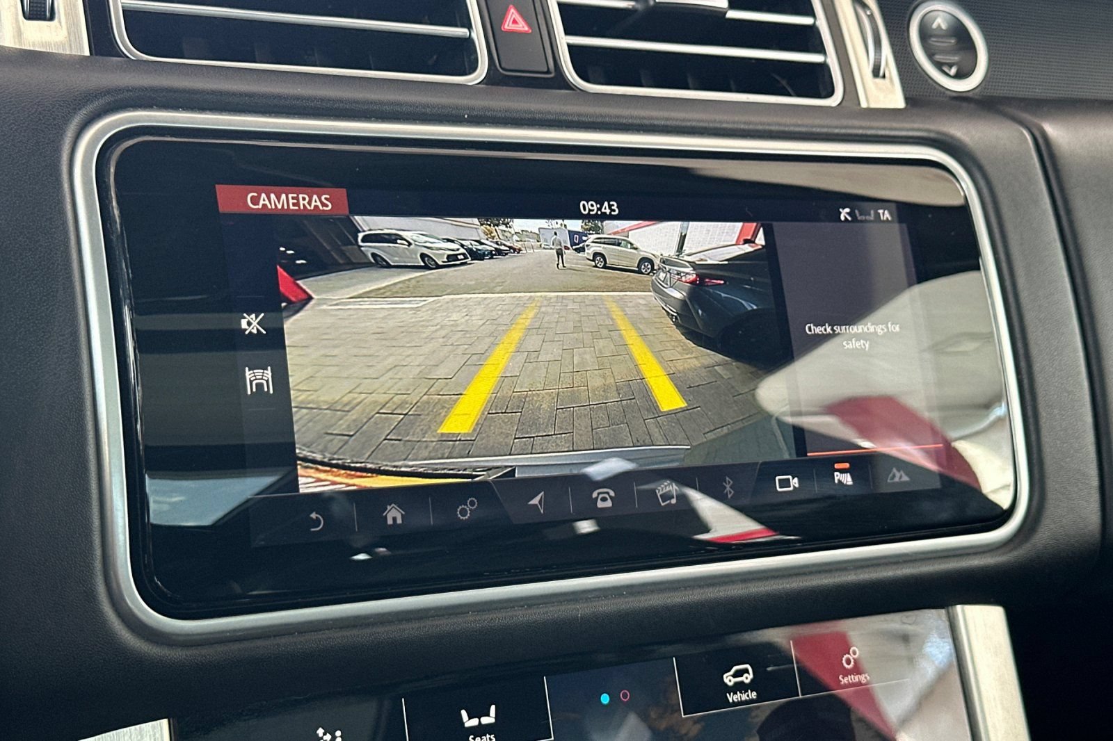 Used 2019 Land Rover Range Rover HSE AWD/4WD image 21