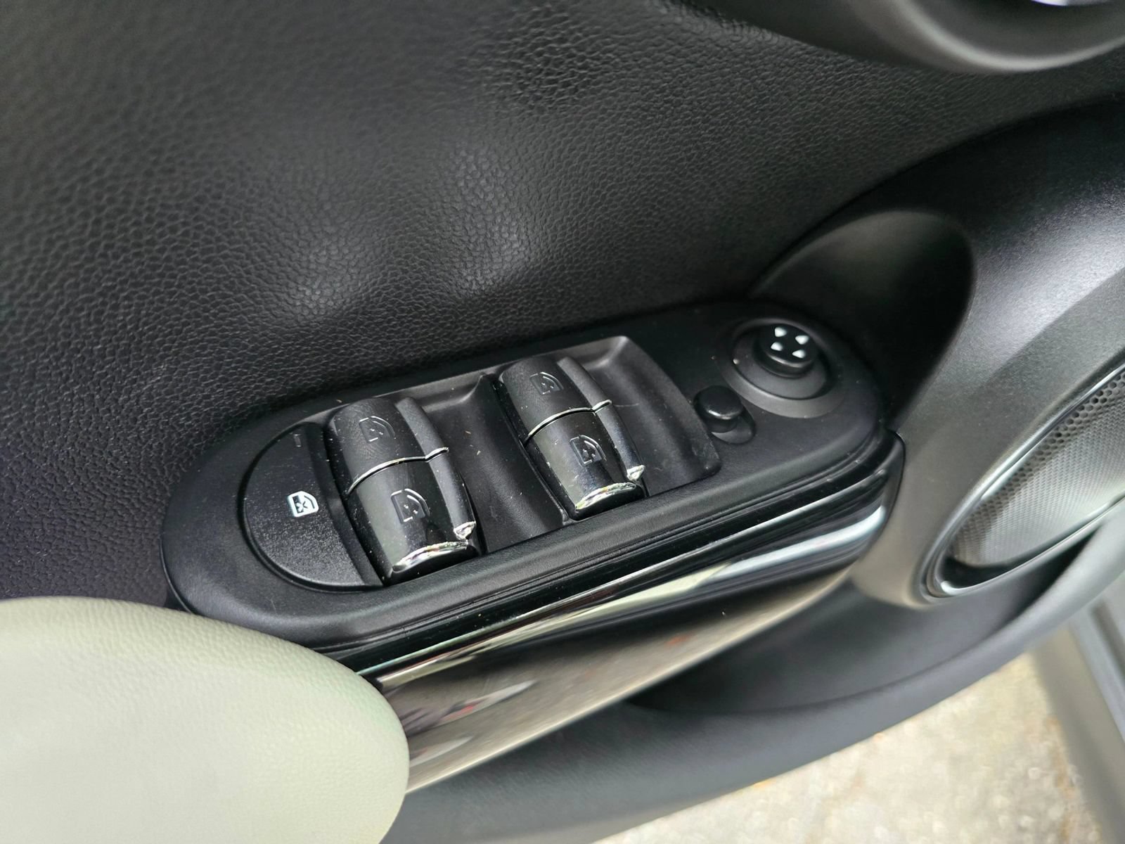 Used 2016 MINI Cooper S FWD image 25
