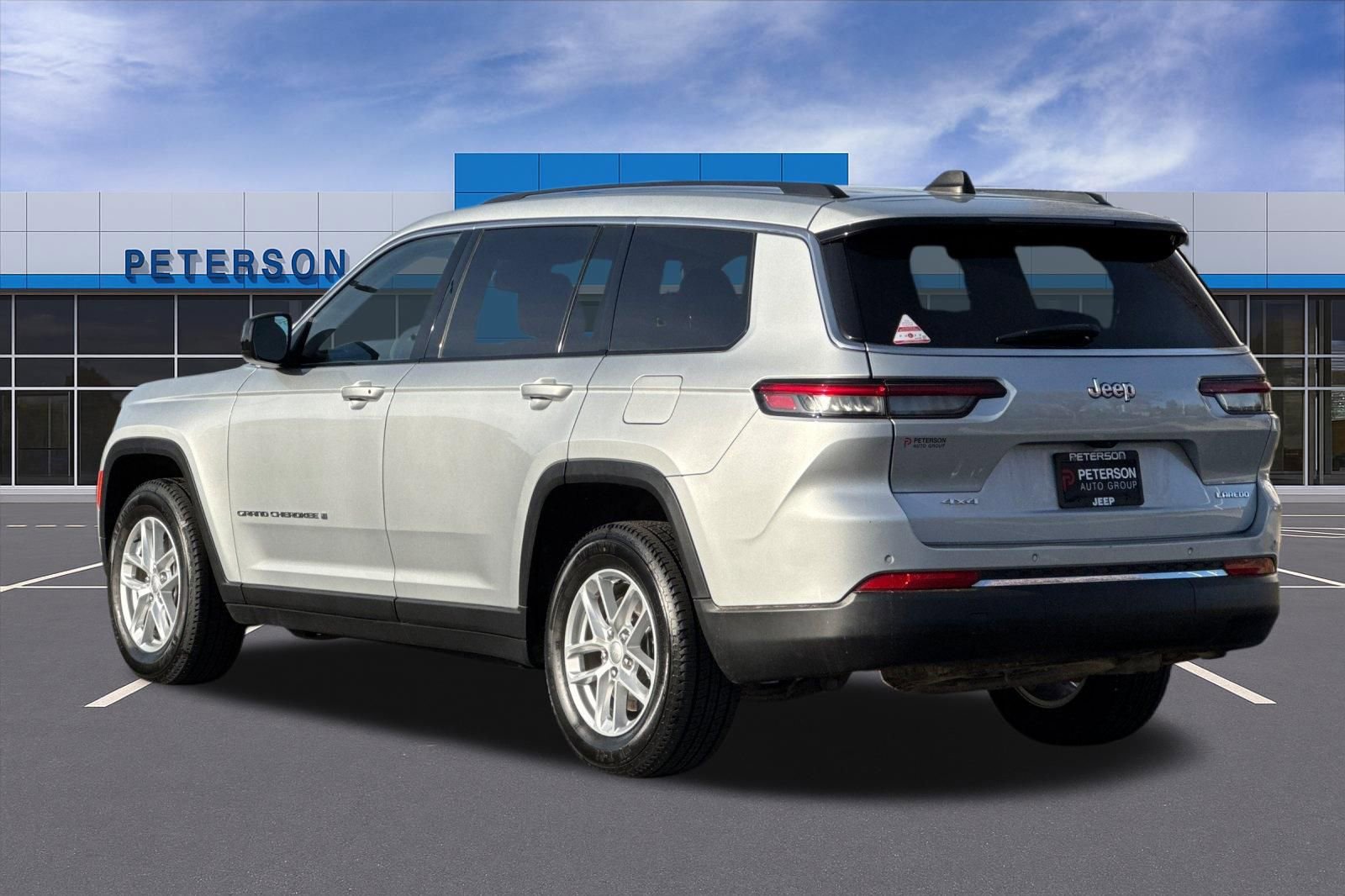 Used 2023 Jeep Grand Cherokee L Laredo w/ Trailer Tow Group (B) image 6