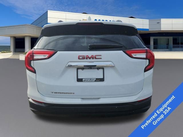 Used 2023 GMC Terrain SLE w/ Driver Convenience Package image 4
