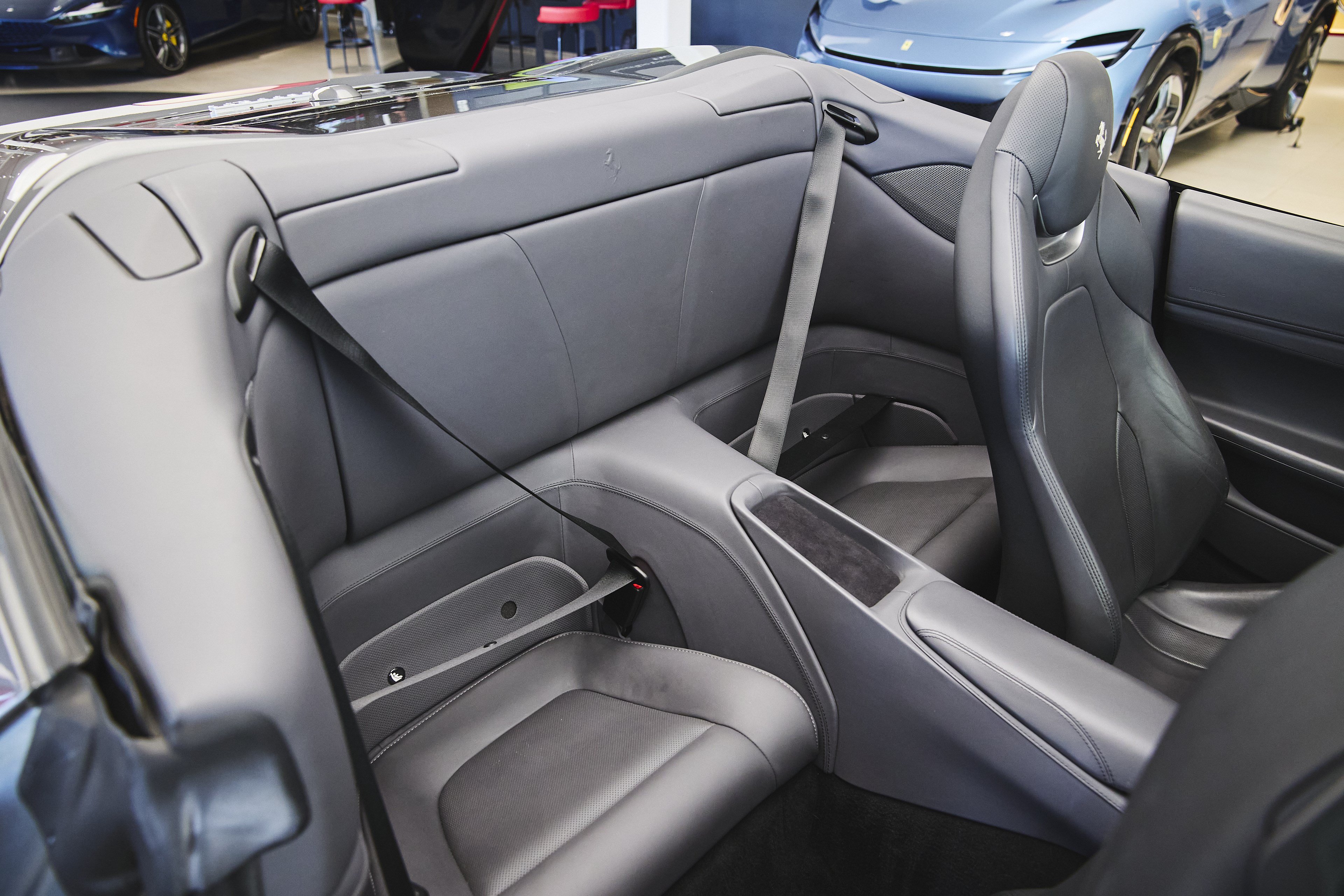 Used 2019 Ferrari Portofino RWD image 31