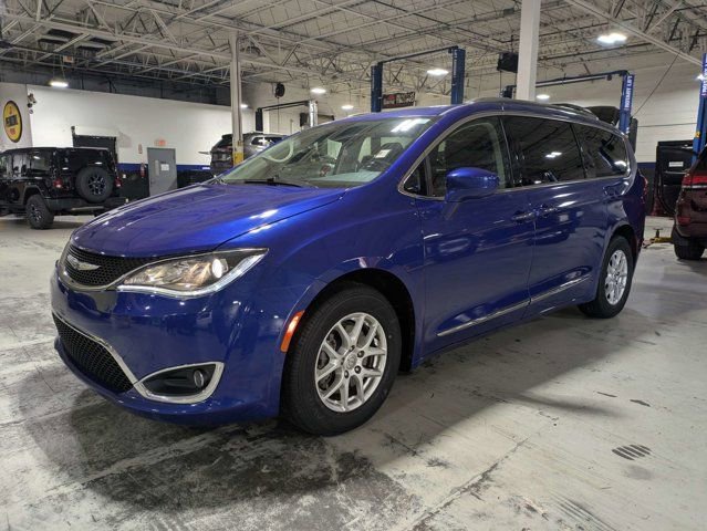 Used 2020 Chrysler Pacifica Touring-L FWD image 7
