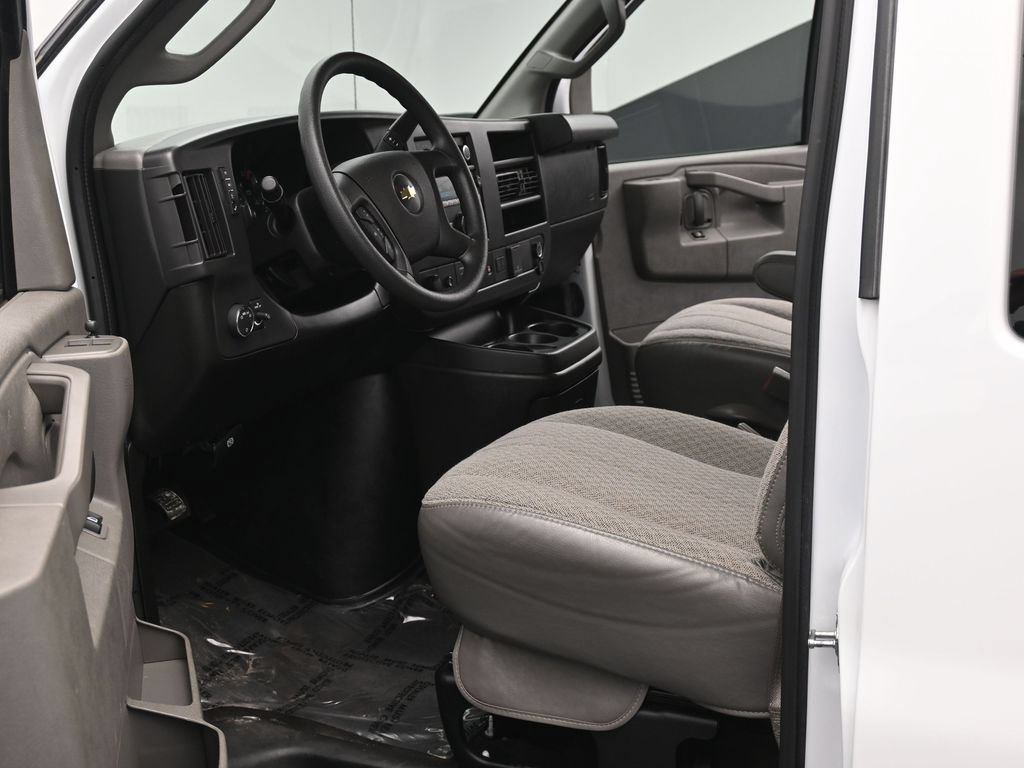 Certified 2024 Chevrolet Express 3500 LT w/ LT Preferred Equipment Group RWD image 18
