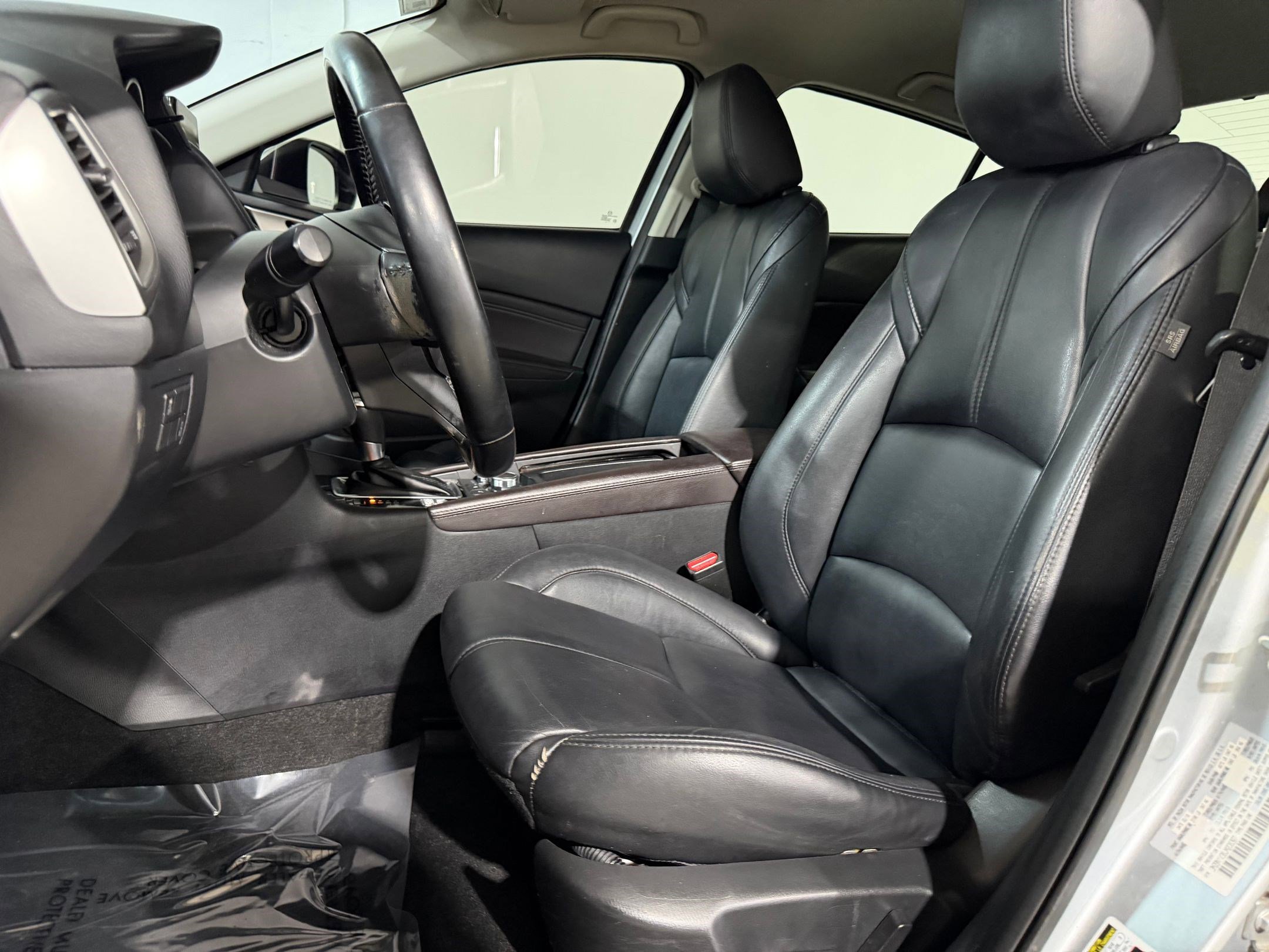 Used 2018 MAZDA MAZDA3 Touring FWD image 5