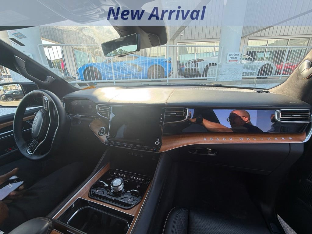 Used 2024 Jeep Grand Wagoneer L Series III AWD/4WD image 6