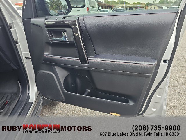 Used 2022 Toyota 4Runner TRD Off-Road AWD/4WD image 35