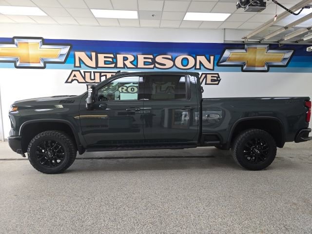 Used 2025 Chevrolet Silverado 3500 LTZ w/ Trail Boss Package AWD/4WD image 4