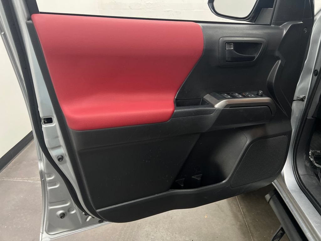 Used 2023 Toyota Tacoma SR5 RWD image 12