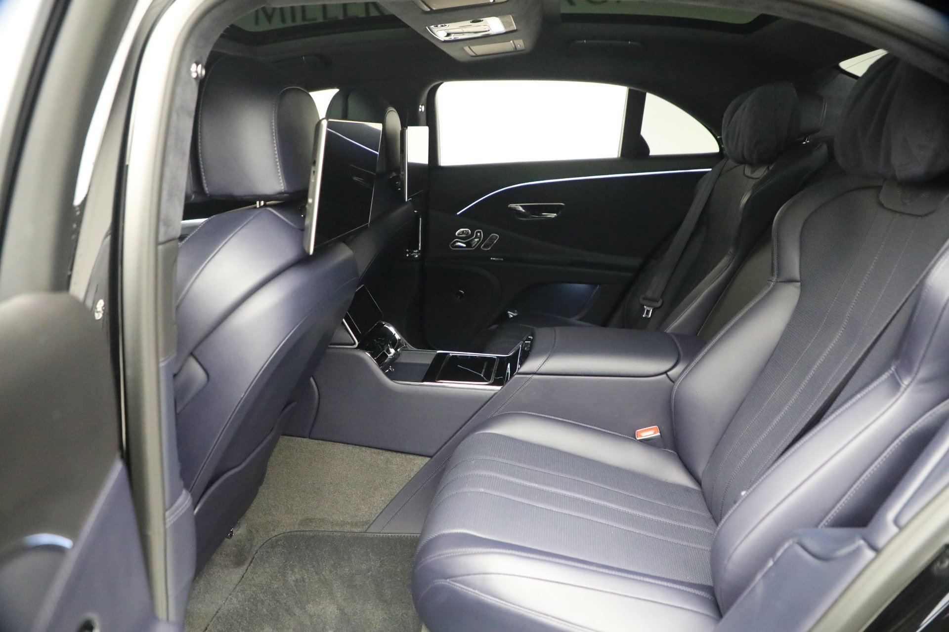 Used 2023 Bentley Flying Spur V8 image 25