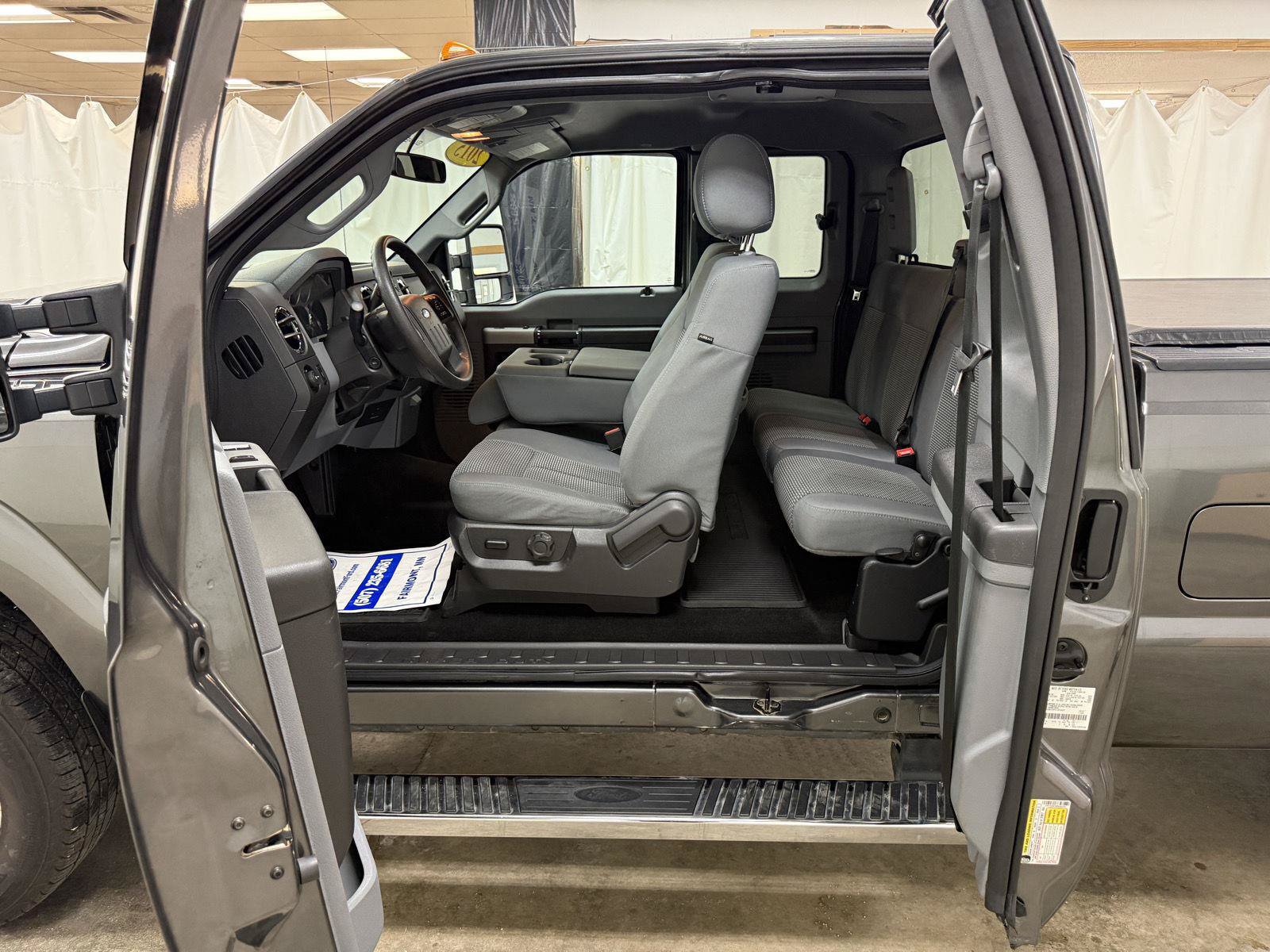 Used 2015 Ford F250 XLT w/ XLT Premium Package AWD/4WD image 23