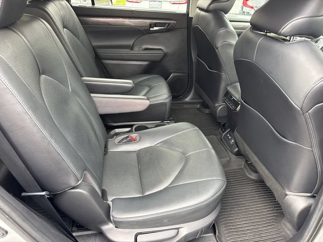 Certified 2021 Toyota Highlander Limited FWD image 18