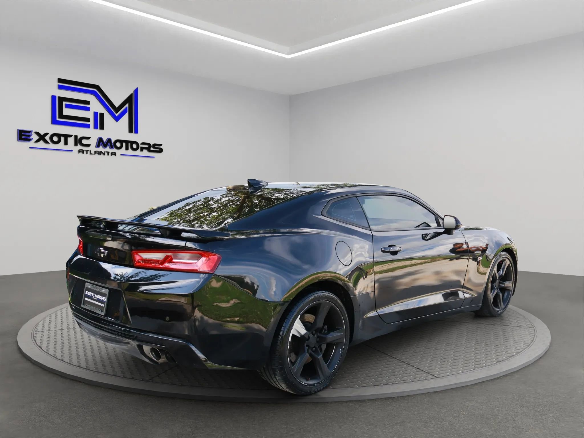 Used 2016 Chevrolet Camaro SS image 4