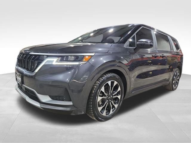 Used 2022 Kia Carnival EX image 5