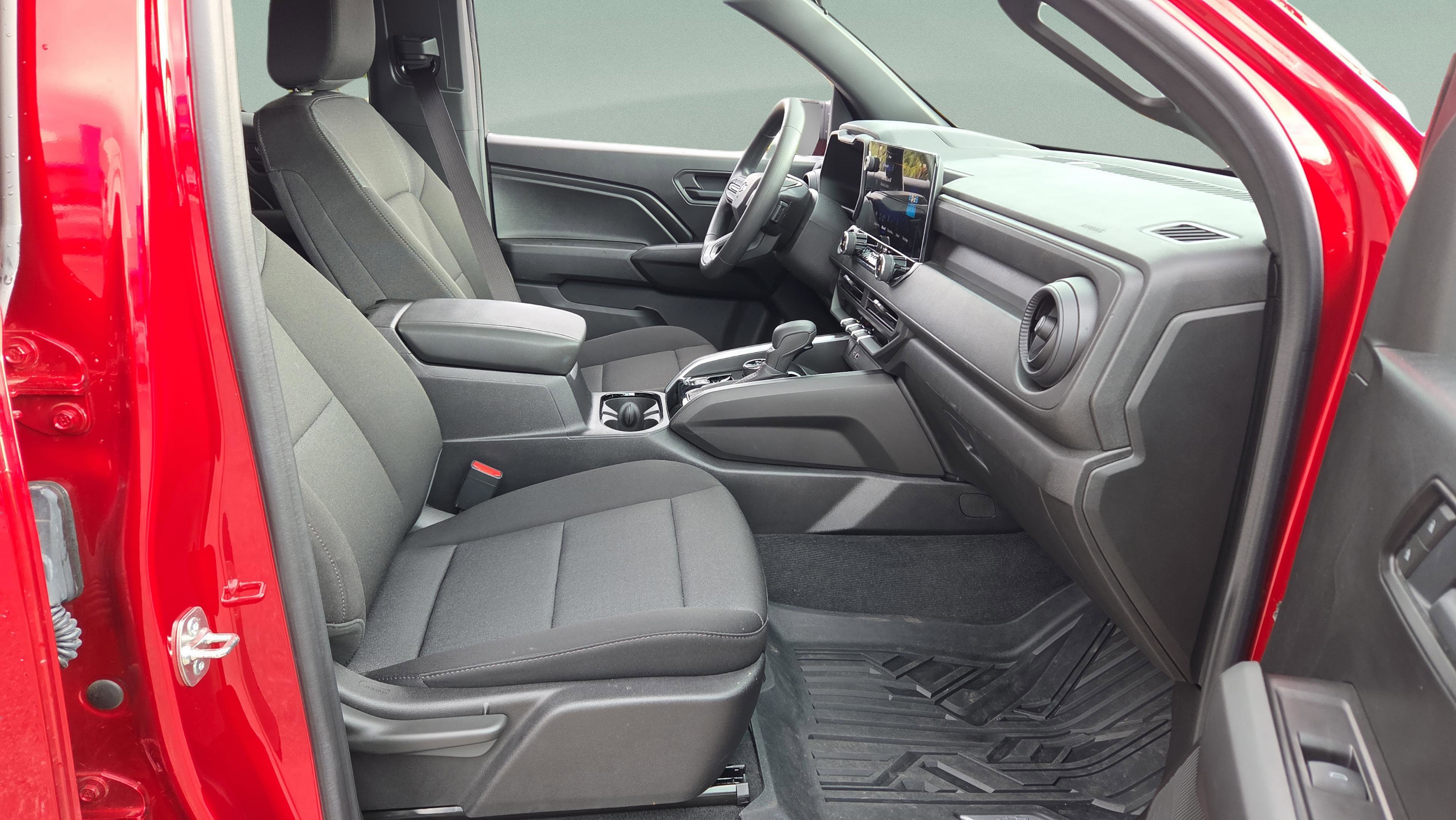 Used 2025 Chevrolet Colorado Trail Boss image 16