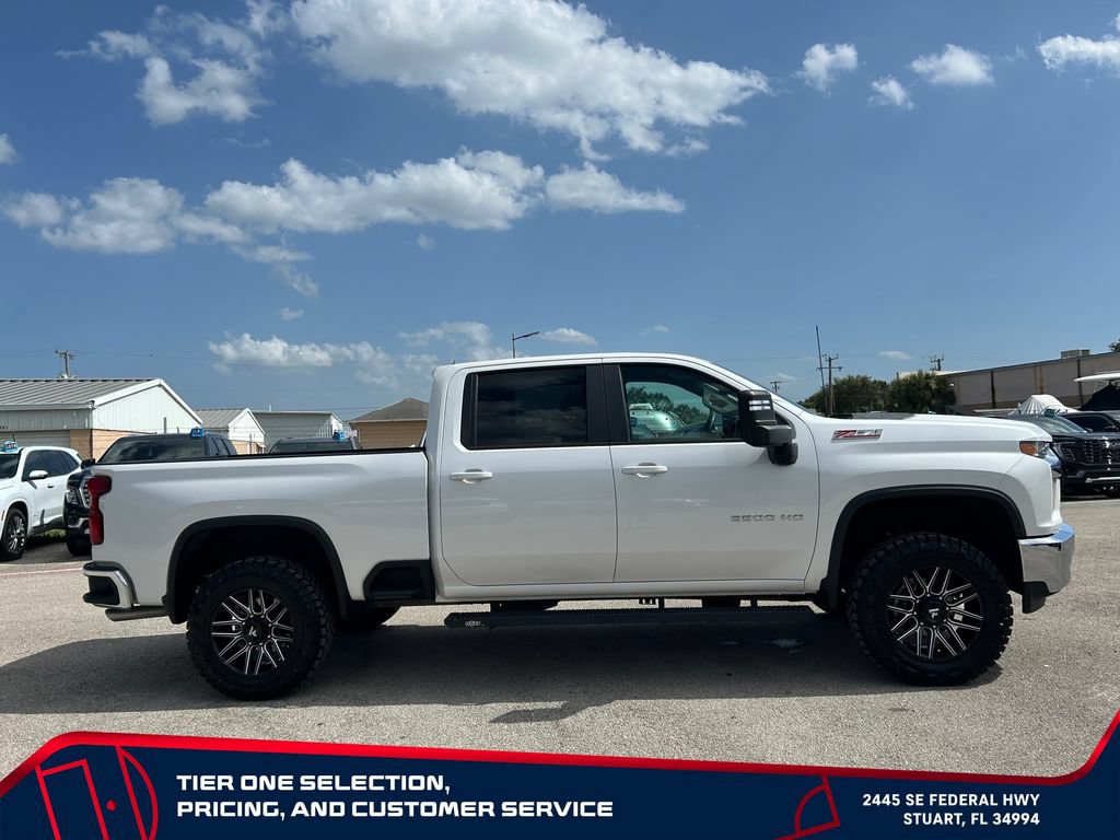 Used 2022 Chevrolet Silverado 2500 LT AWD/4WD image 8